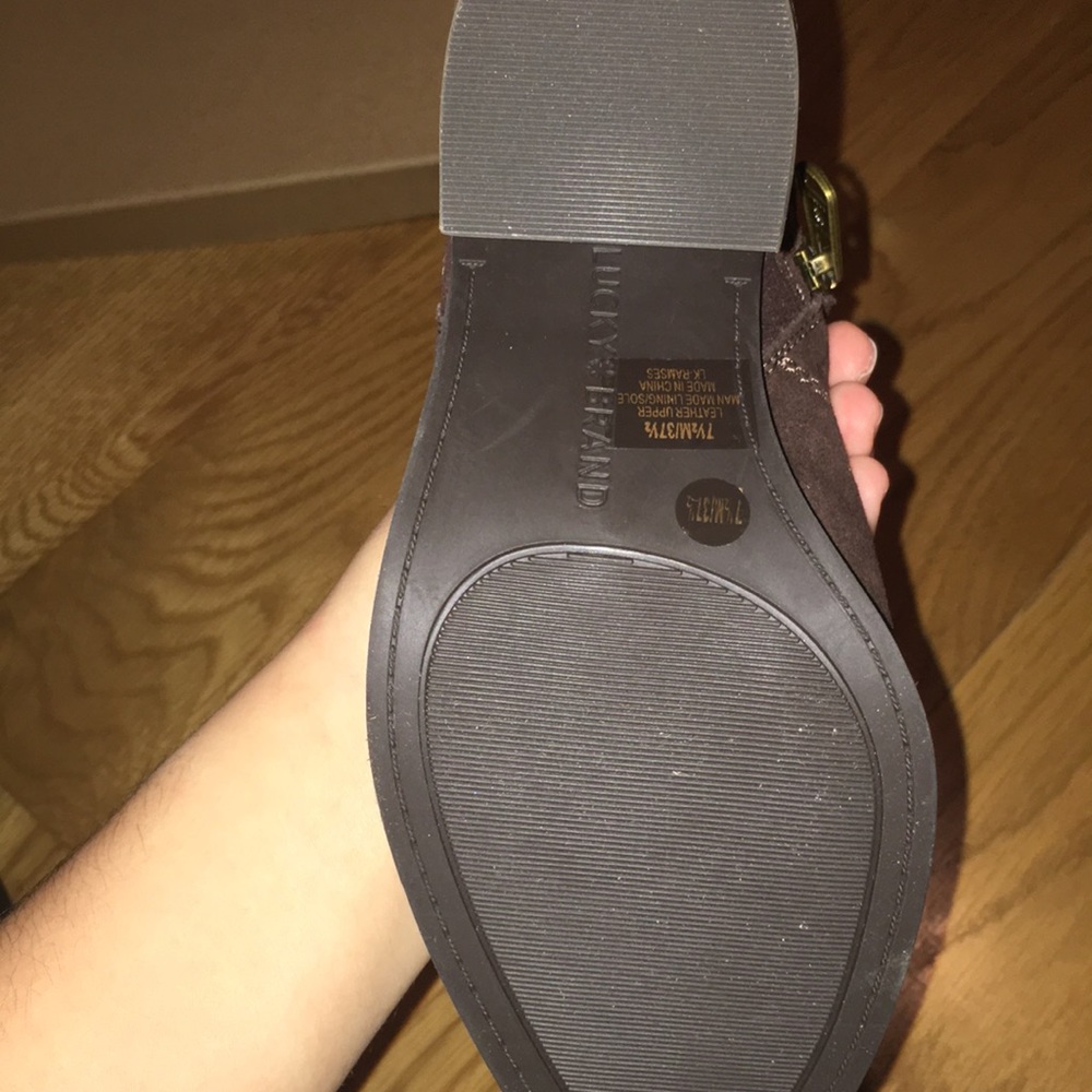 !BRAND NEW!! Java Oiled Suede Lucky Brand Booties - Picture 4 of 4